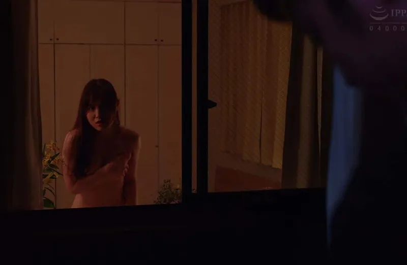 Em hotgirl cạnh nhà Chồng yêu Chồng yêu hàng xóm thường xuyên thay đồ ở ngay cửa sổ