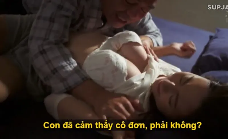 Thấy con trai mãi mê công việc để người yêu của con trai cô đơn, bố chồng yêu làm liều đè nện con dâu